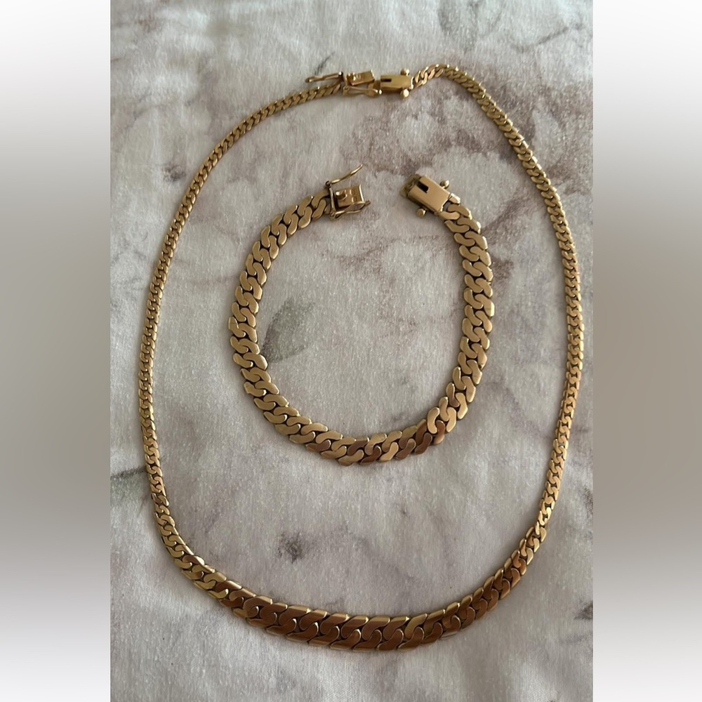 Chic Gold Bracelet for Women